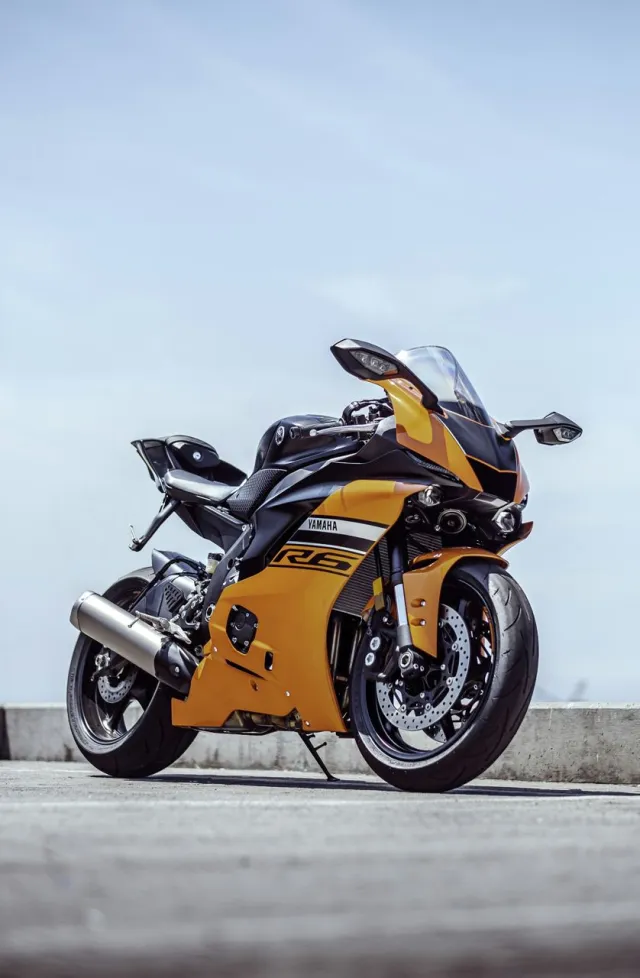Yamaha YZF-R6 2019 with 14,000 km